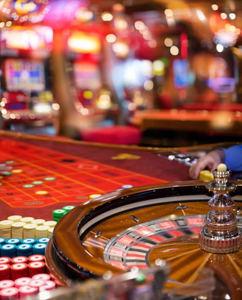 Sweet Bonanza slot showing cluster pay symbols and bonus trigger